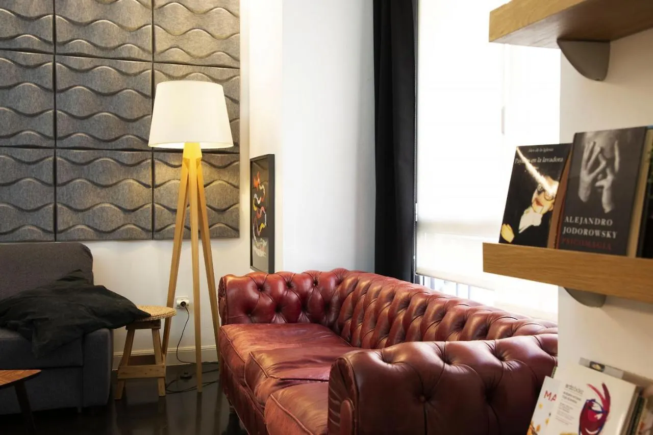 Bauhaus Apartment By People Rentals contacts